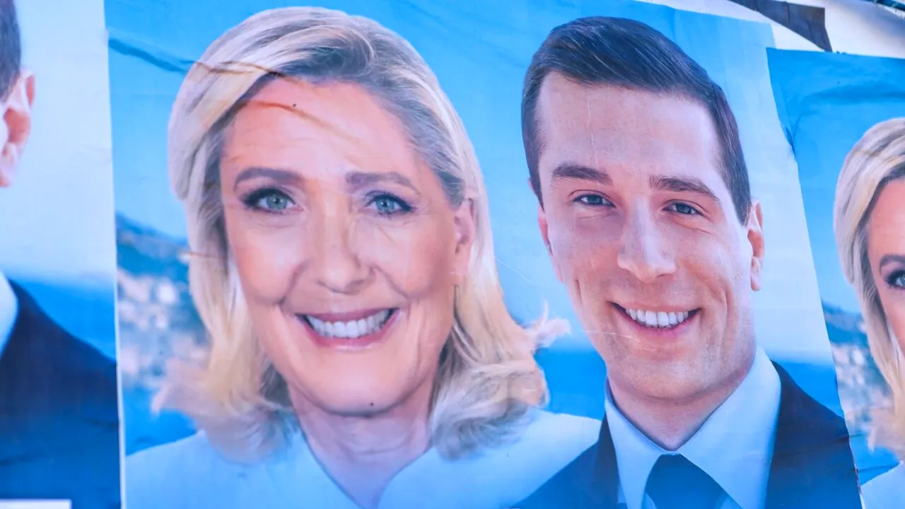 Liderul opoziției din Franța face apel la PROTESTE pașnice după excluderea lui Marine Le Pen din cursa prezidențială