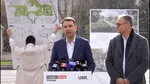 Lui Cătălin Drulă i se prăbușește programul politic la propriu. Una dintre planșele electorale a căzut peste candidatul USR în timpul unei conferințe de presă