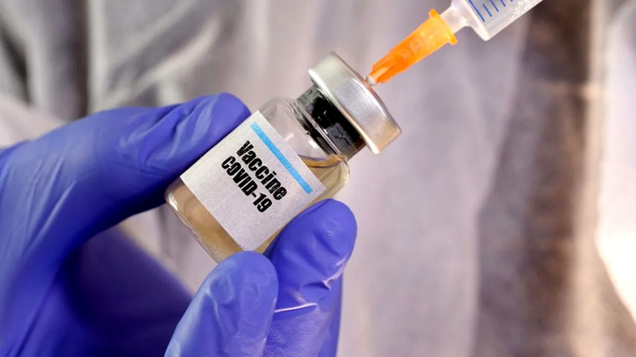 O asistentă din Cluj, prima româncă care a avut o reacție alergică după ce i-a fost administrat vaccinul anti-COVID