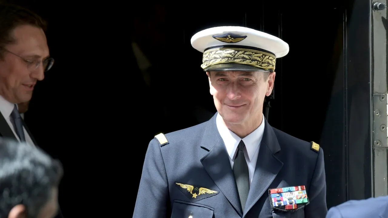 Șeful de Stat Major al forțelor armate franceze, înlocuit, la câteva zile după o conferință despre PERICOLELE cu care se confruntă Franța