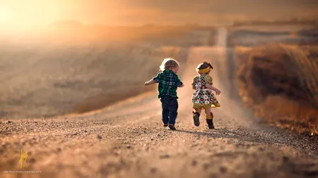 A renunțat la afacerea cu bijuterii pentru a deveni fotograf. Imaginile surprinse de el sunt astăzi admirate în întreaga lume