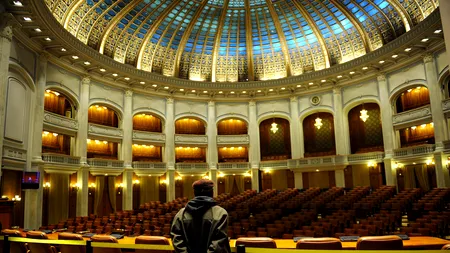 Peste 10.000 de vizitatori au trecut prin Parlament de Ziua Porților Deschise