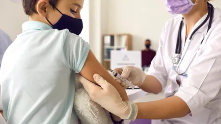 Franța: Șase copii au fost vaccinați din greșeală cu o doză dublă de vaccin anti-COVID