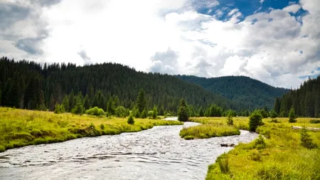 Valea Frumoasei: de-a lungul „apei viforoase
