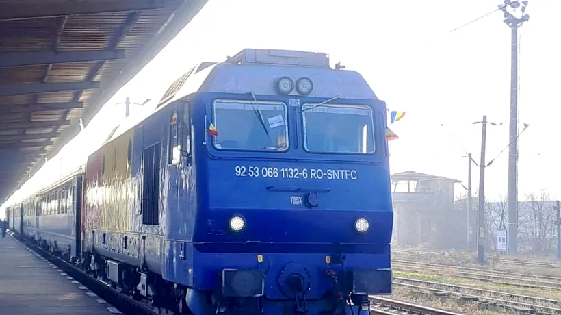 Un tren CFR, care circula pe ruta București-Pitești, a fost oprit din cauza unor degajări de fum