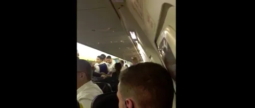 Un român beat a sărit la bătaie în timpul unui zbor Ryanair. Polițiștii care l-au arestat au fost uimiți să afle cine e