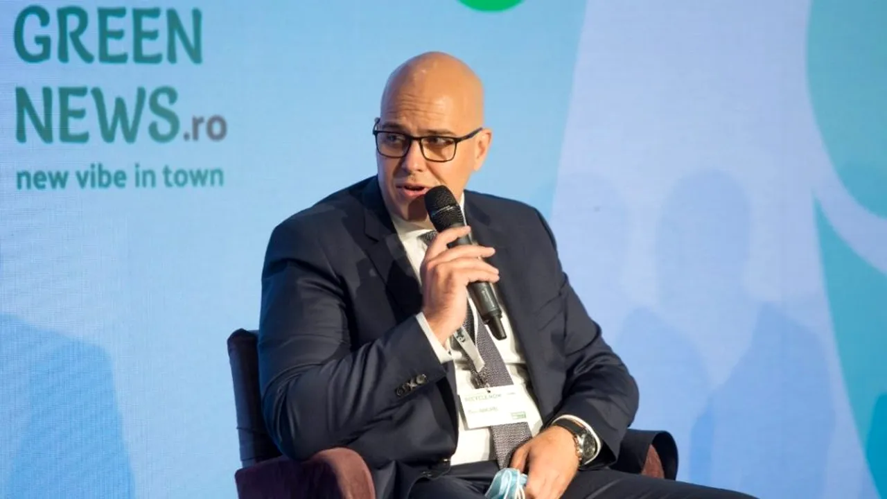 RECYCLE NOW. Director General Iridex Salubrizare, Dan Anghel: 