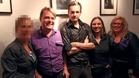 Fotografia care l-ar putea scăpa pe Julian Assange de acuzațiile de viol