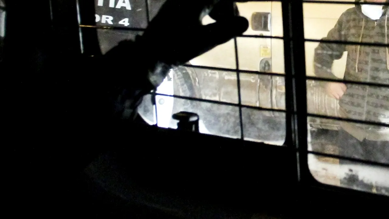 Laborator clandestin pentru producerea de whisky, descoperit în București