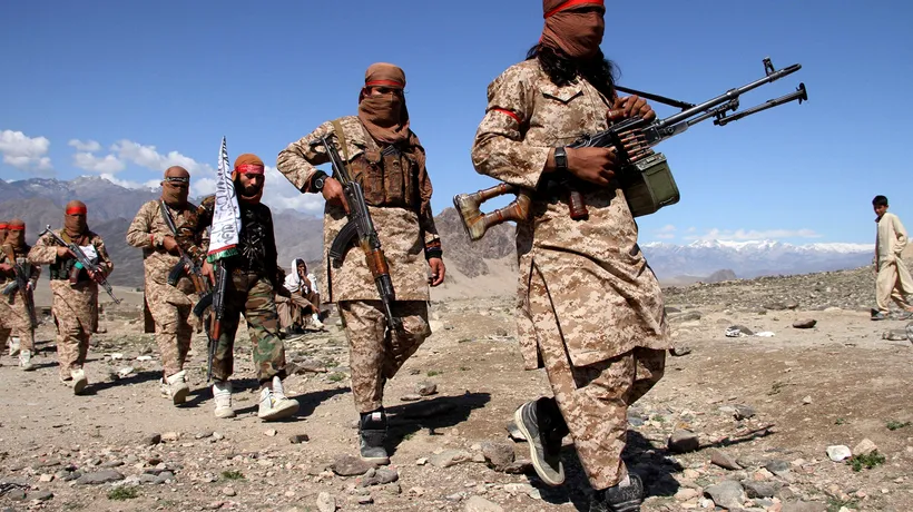 Talibanii le interzic afganilor să meargă la aeroportul din Kabul. Ce se întâmplă cu evacuarea din oraș a străinilor