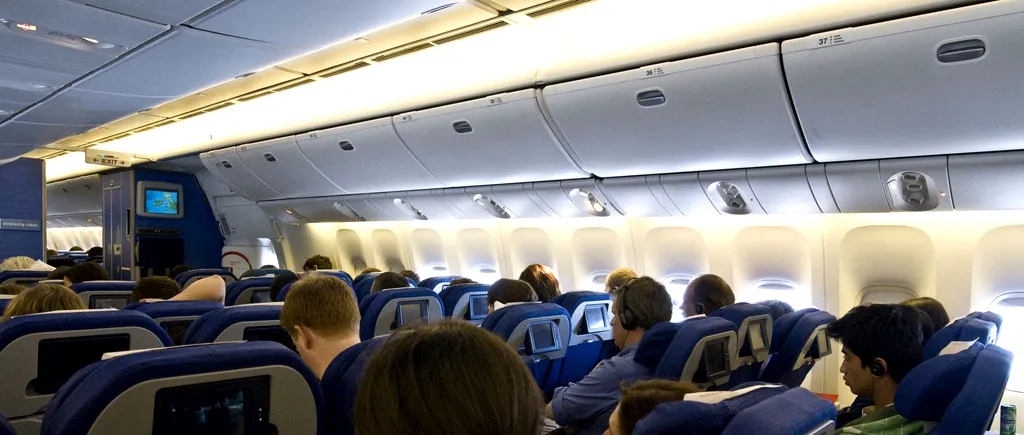 Când o călătorie cu avionul se transformă în coșmar. A adormit în timpul zborului și s-a trezit singură în beznă: Am încercat să-mi controlez atacul de panică