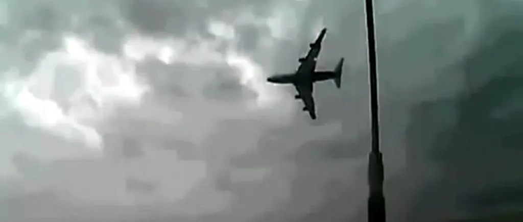 Prăbușirea avionului-cargo Boeing 747, în Afganistan, surprinsă într-o înregistrare VIDEO