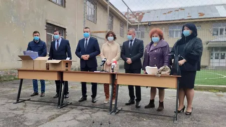 Peste 64.000 de tablete, distribuite în toată țara / Monica Anisie: „Procesul continuă”