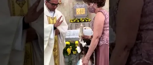 Reacția unui copil a generat râsete într-o biserică, după ce a primit binecuvântarea preotului