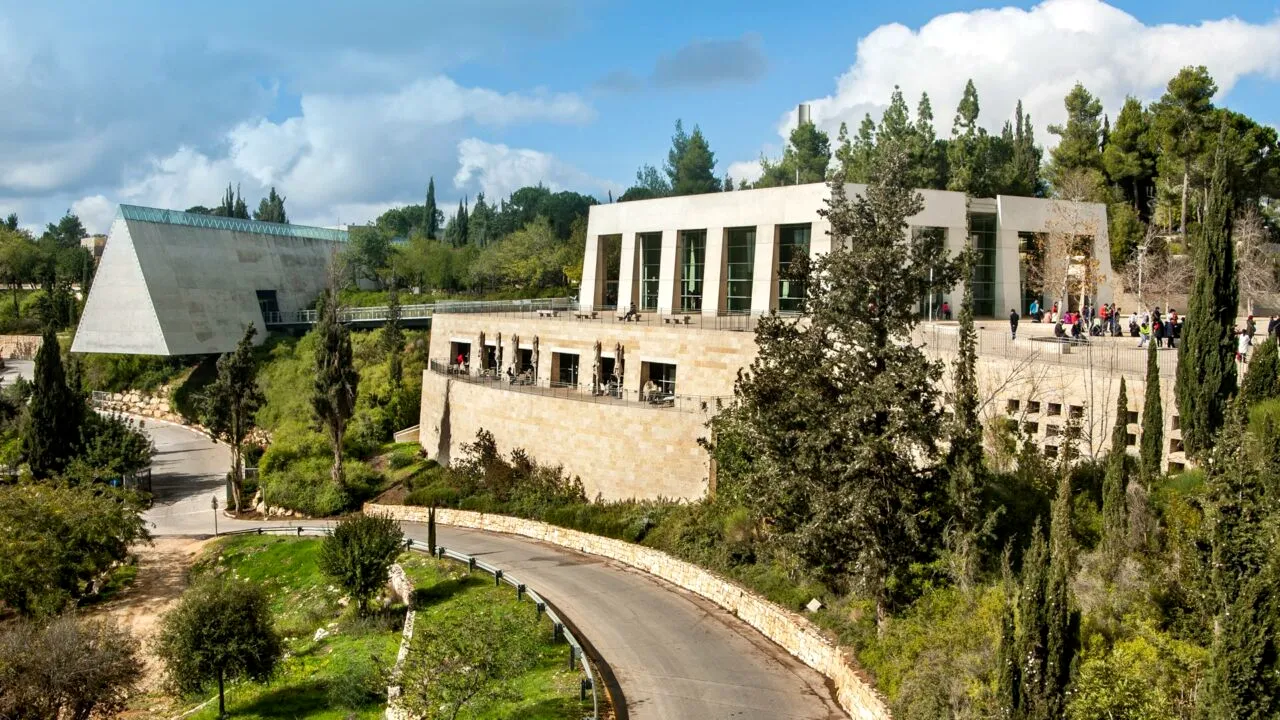 Un artefact vechi de 200 de ani a fost găsit după ce, în urmă cu aproape 10 ani, fusese FURAT din România și înlocuit cu o replică