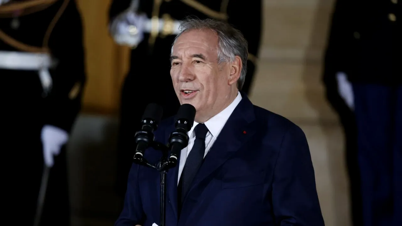 Moody's a REDUS ratingul Franței, ca urmare a crizei politice cu care se confruntă țara