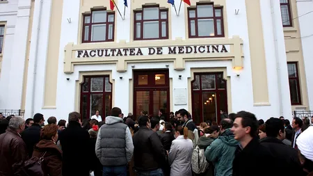 Guvernul a dat o ordonanță care îi salvează pe lectorii și asistenții universitari care nu au titlu de doctor