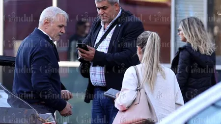 EXCLUSIV | Primele imagini cu Liviu Dragnea după ce a fost externat! Îl urmăresc blestemele? X5-ul i s-a oprit în fața Poștei