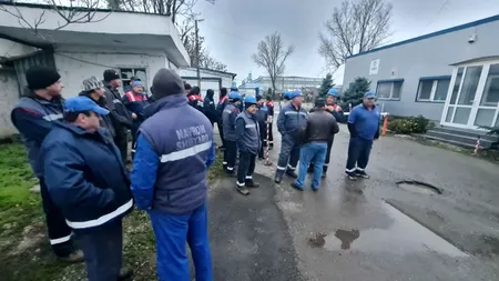 Muncitorii de la Navrom Galaţi au început ziua de lucru cu grevă de avertisment. Au transmis şi un mesaj către patronat:
