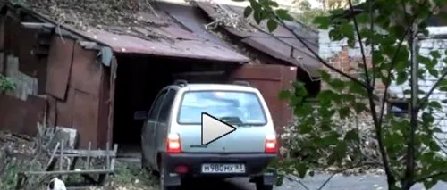 VIDEO. O femeie încearcă pentru mai bine de 3 minute să-și parcheze mașina în garaj. Momentul amuzant în care reușește