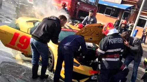 Un Lamborghini a fost cuprins DE FLĂCĂRI în Capitală. Ce s-a întâmplat cu femeia care îl conducea