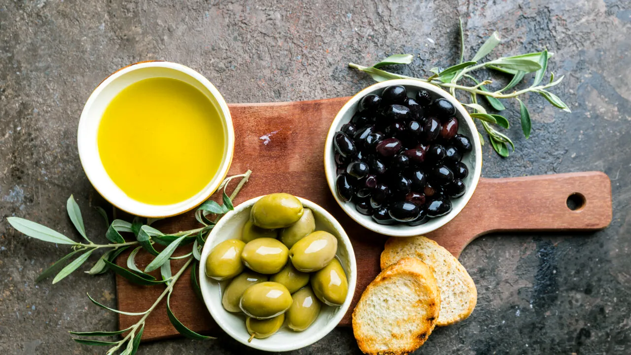 Care este diferența între măslinele verzi și măslinele negre și care sunt mai sănătoase, potrivit specialiștilor