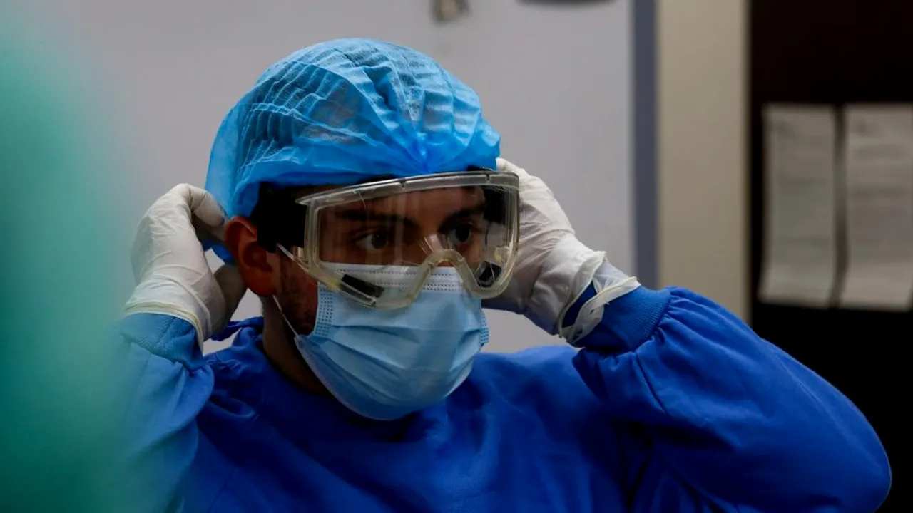 Ce se întâmplă cu un angajat care refuză vaccinarea anti-COVID? Explicațiile unui specialist în dreptul muncii (EXCLUSIV)