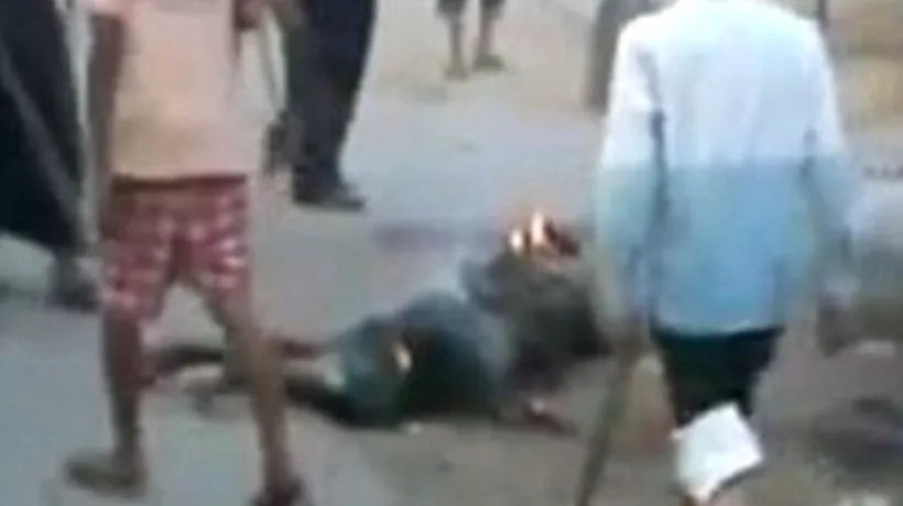 VIDEO. Un musulman, ars de viu de protestatarii budiști din Burma: Fără apă pentru el, lasă-l să moară