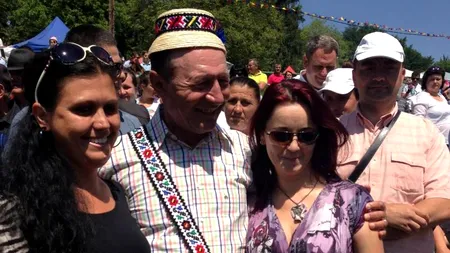 GALERIE FOTO. Băsescu a purtat clop și traistă la 