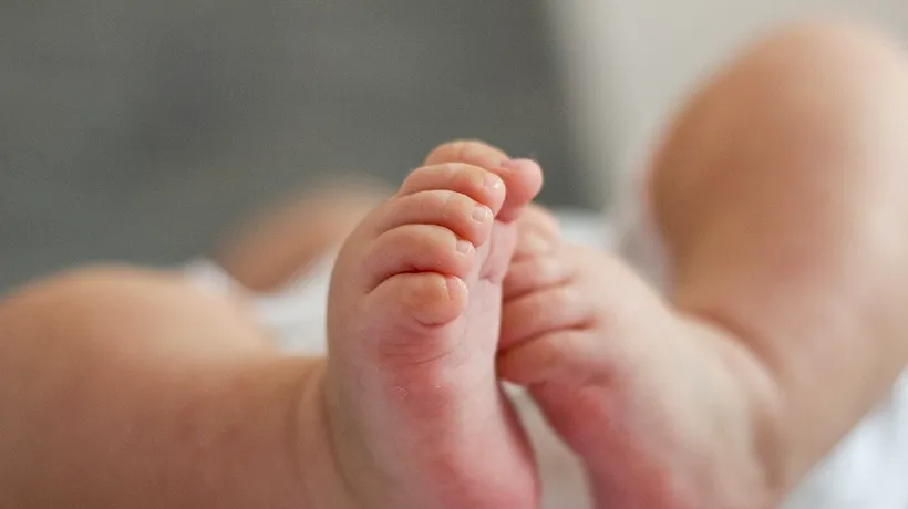 O mămică face ACUZAȚII grave medicului care a asistat-o la naștere: „M-am simțit VIOLATĂ.
