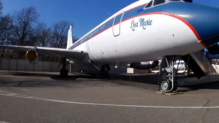 Cât de luxoase sunt cele două avioane personale ale lui Elvis Presley scoase la licitație pentru peste 10 milioane de dolari