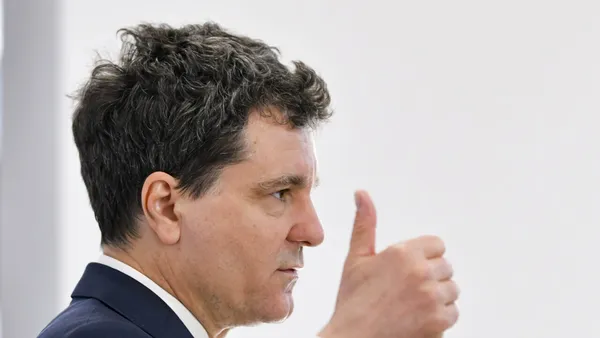 Nicușor Dan: „Nu există motiv de panică financiară în România”