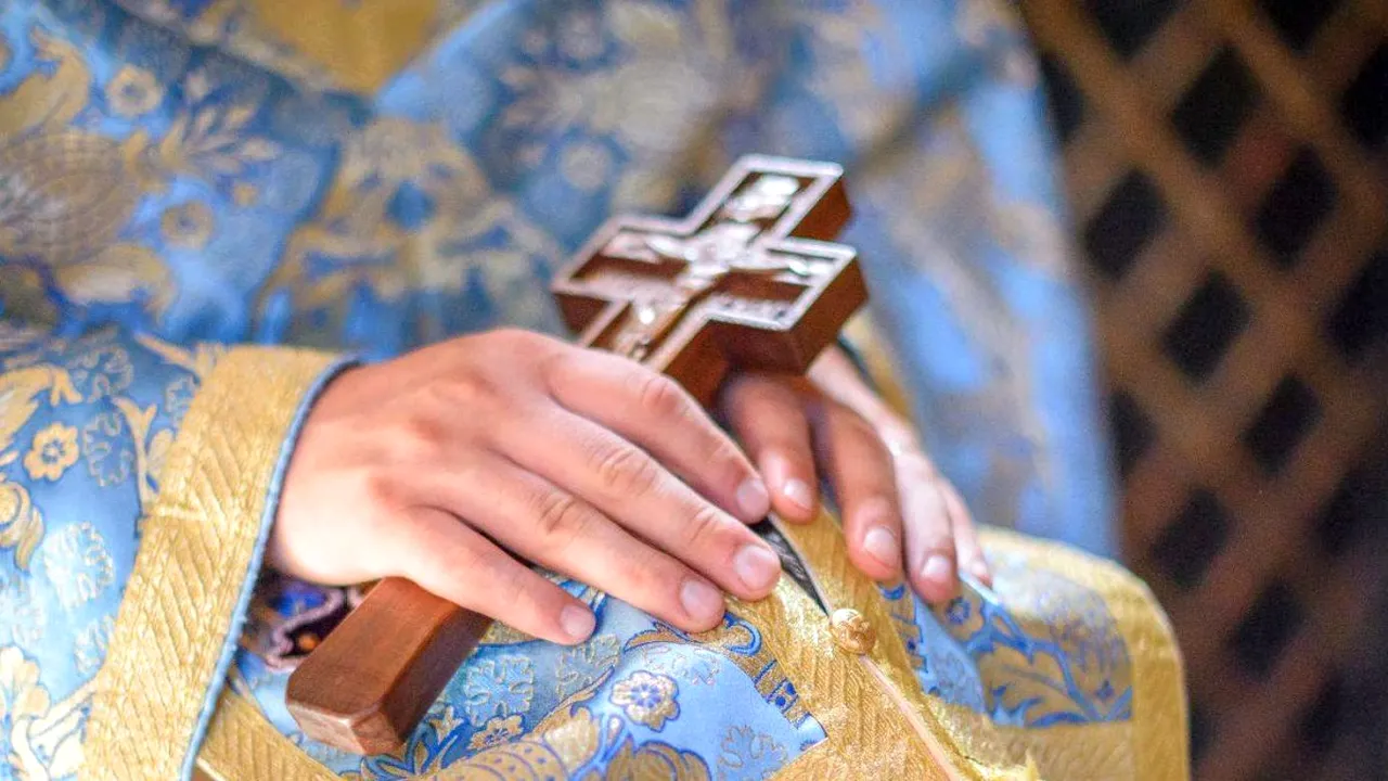 Cazul părintelui Visarion Alexa a dus la schimbarea Tainei Sfintei Spovedanii. Ce a decis BOR