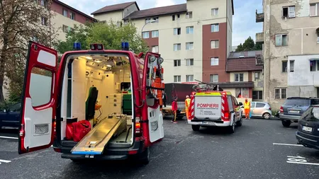 Un bărbat de 33 de ani a căzut de la etajul 4 al unui bloc din Cluj-Napoca. Medicii au început imediat manevrele de resuscitare