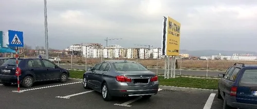 România parcărilor bine făcute. Un șofer sibian a parcat pe trei locuri