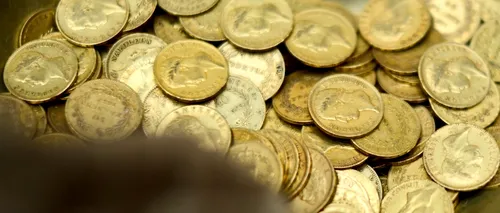 Peste 800 de monede, posibil de patrimoniu, găsite în timpul unor excavații, recuperate de polițiști