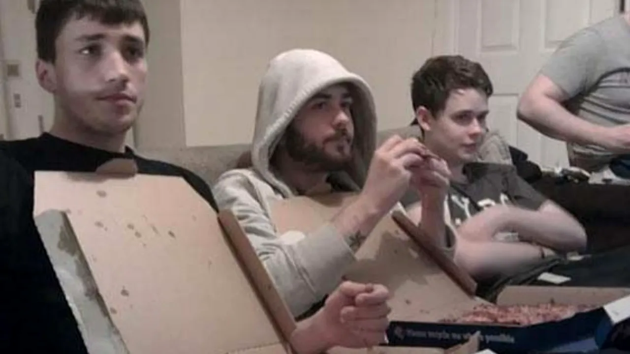 Ce poți face cu o cutie goală de pizza. GALERIE FOTO