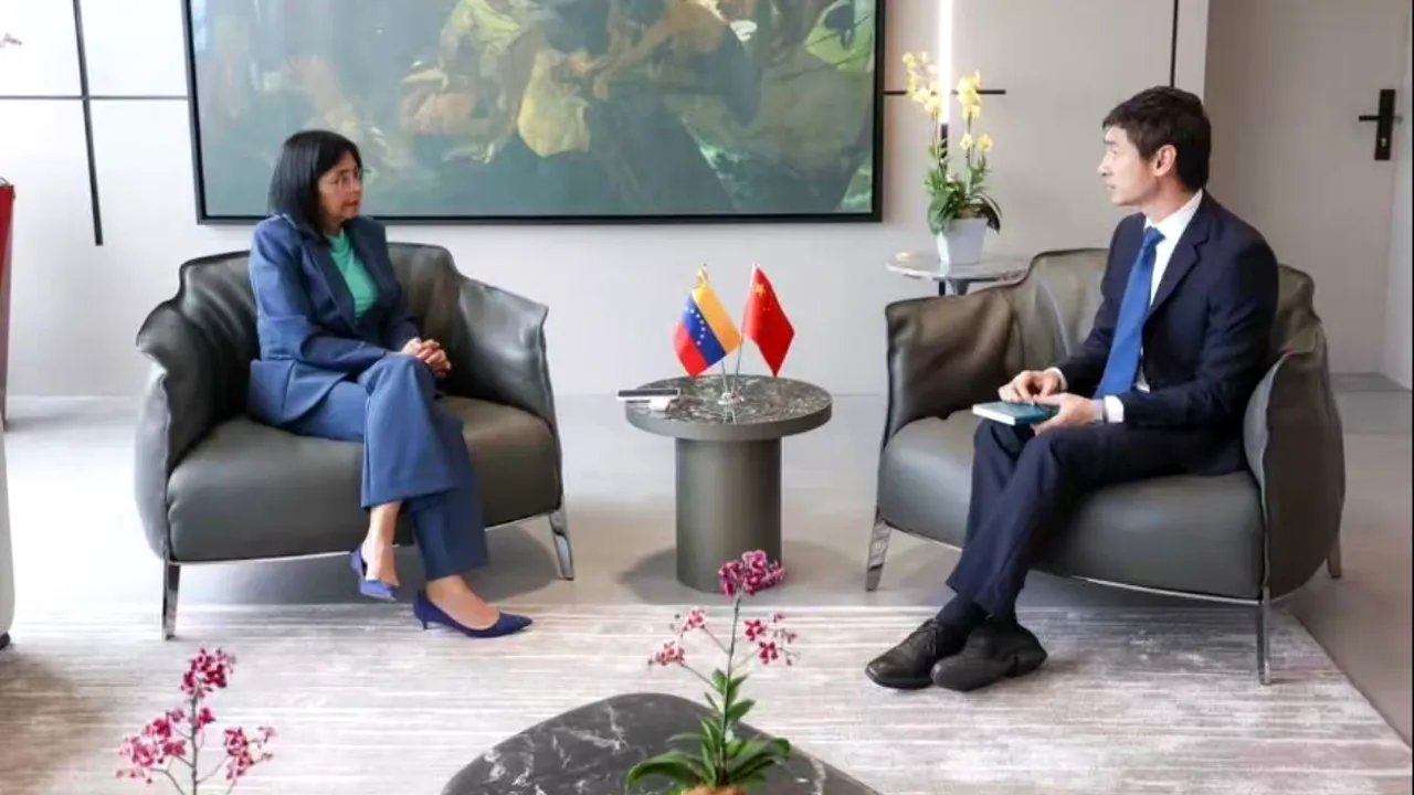 Delcy Rodriguez îl sfidează pe Trump. Președintele interimar al Venezuelei s-a întâlnit cu ambasadorul Chinei, în ciuda intenției lui Trump de a domina total emisfera vestică