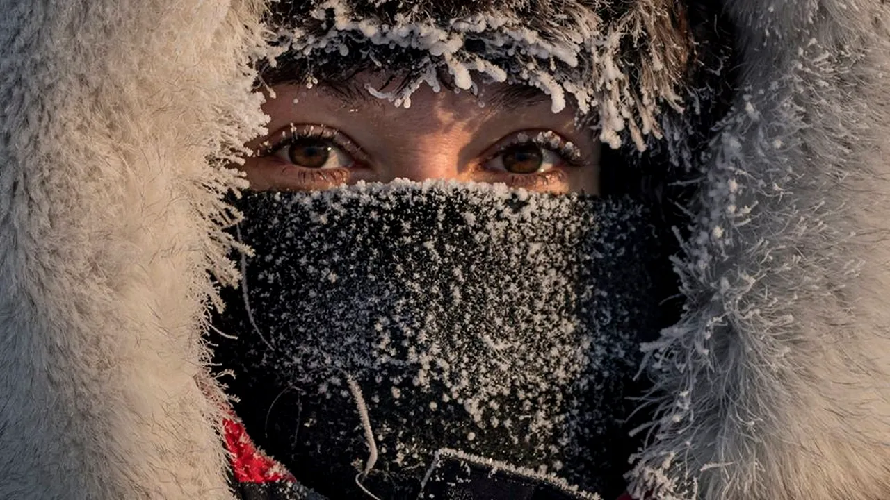 EXPEDIȚIE. Izolare inedită în pandemie pentru o româncă. Adela a trăit 5 luni printre ghețuri, înfruntând iarna polară