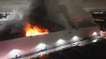 Incendiul de proporții la un depozit din Los Angeles continuă să ardă. Primarul Karen Bass a declarat stare de urgență în a doua metropolă din SUA