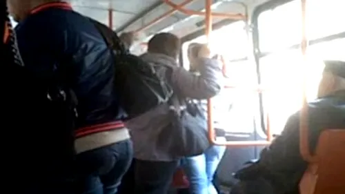 Scandal într-un tramvai din București: „Am văzut cum v-ați chemat colegele, hai pe ele! Dar ce, eu sunt prost?