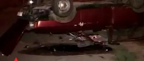 Cinci RĂNIȚI după ce mașina în care se aflau A INTRAT într-un gard de beton
