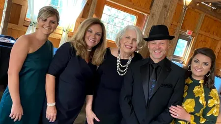 Trei membri ai unei trupe muzicale au murit într-un accident aviatic, în timp ce zburau către un concert