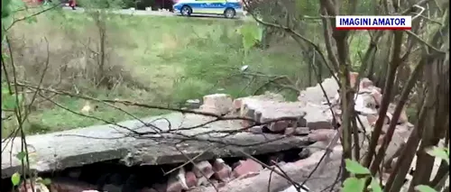 O placă de beton a căzut peste un copil de 9 ani, în județul Dâmbovița. Care e starea băieţelului