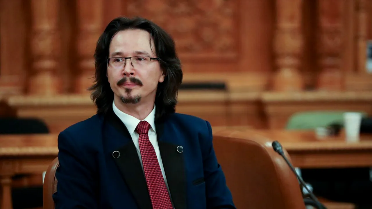 Cristi Dănileț s-a pensionat. Klaus Iohannis a semnat decretul prin care a fost eliberat din funcție de judecător