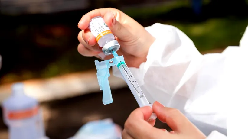 Medic: Nu există diferenţe din punct de vedere al aprobării între vaccinul Pfizer şi paracetamol