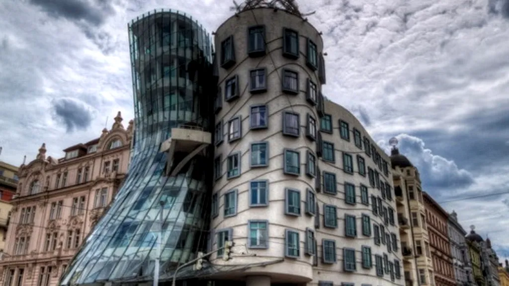 GALERIE FOTO. Top 15 cele mai ciudate clădiri din lume. Pe ce loc este România