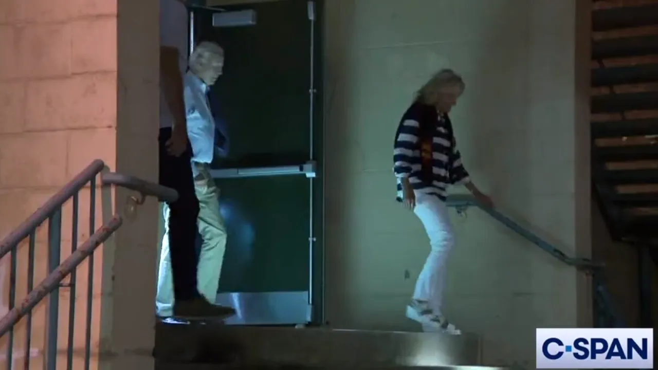 Joe Biden era la un „date” cu Jill când se anunța a treia inculpare a lui Donald Trump. Soții Biden au văzut Oppenheimer după cină