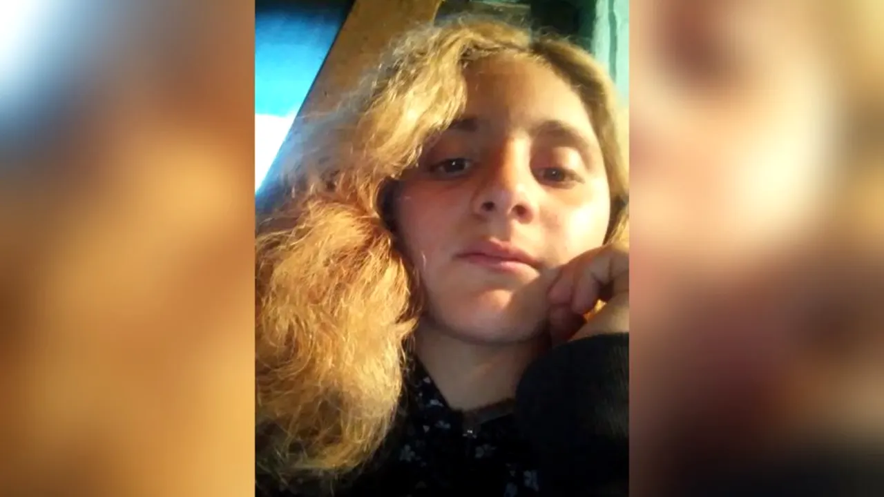 O fată de 14 ani a DISPĂRUT de acasă, dintr-o comună din județul Iași. Dacă o vedeți, sunați la 112!