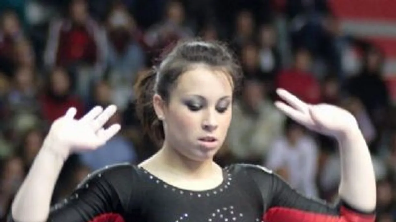 Gimnasta Vanessa Ferrari, victimă a unei escrocherii